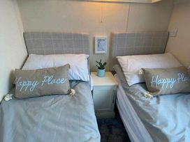Brynowen Holiday Park - Holiday Accommodation 18168 - Mid Wales - 1186542 - thumbnail photo 15