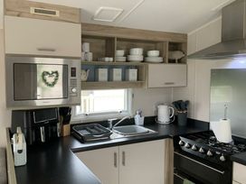 Seal Bay Resort - Holiday Accommodation 18174 - Hampshire - 1186545 - thumbnail photo 2