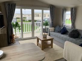 Seal Bay Resort - Holiday Accommodation 18174 - Hampshire - 1186545 - thumbnail photo 3