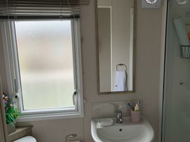 Seal Bay Resort - Holiday Accommodation 18174 - Hampshire - 1186545 - thumbnail photo 6