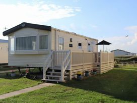 Seal Bay Resort - Holiday Accommodation 18178 - Hampshire - 1186548 - thumbnail photo 1