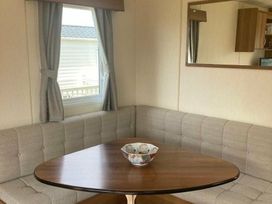 Cayton Bay Caravan Park - Holiday Accommodation 18183 - North Yorkshire (incl. Whitby) - 1186549 - thumbnail photo 3
