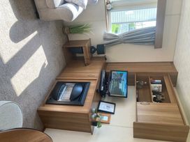 Cayton Bay Caravan Park - Holiday Accommodation 18183 - North Yorkshire (incl. Whitby) - 1186549 - thumbnail photo 4