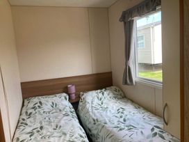 Cayton Bay Caravan Park - Holiday Accommodation 18183 - North Yorkshire (incl. Whitby) - 1186549 - thumbnail photo 5