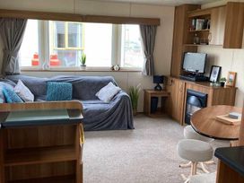 Cayton Bay Caravan Park - Holiday Accommodation 18183 - North Yorkshire (incl. Whitby) - 1186549 - thumbnail photo 17