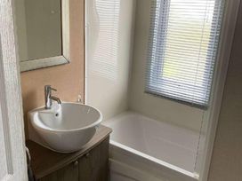 Waterside, Paignton - Holiday Accommodation 18187 - Devon - 1186551 - thumbnail photo 16