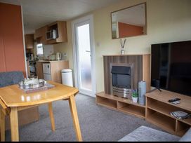 Trecco Bay - Holiday Accommodation 18191 - Somerset & Wiltshire - 1186552 - thumbnail photo 2