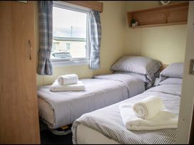 Trecco Bay - Holiday Accommodation 18191 - Somerset & Wiltshire - 1186552 - thumbnail photo 5