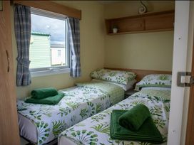 Trecco Bay - Holiday Accommodation 18191 - Somerset & Wiltshire - 1186552 - thumbnail photo 7