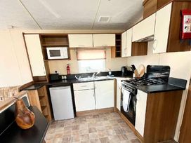 Seal Bay Resort - Holiday Accommodation 18224 - Hampshire - 1186558 - thumbnail photo 2