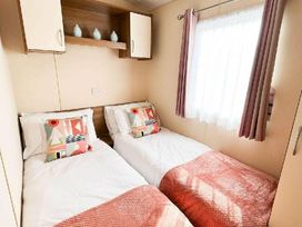 Seal Bay Resort - Holiday Accommodation 18224 - Hampshire - 1186558 - thumbnail photo 4