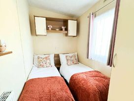 Seal Bay Resort - Holiday Accommodation 18224 - Hampshire - 1186558 - thumbnail photo 5