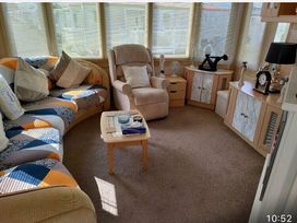 Happy Days Caravan Park - Holiday Accommodation 18243 - North Wales - 1186563 - thumbnail photo 2