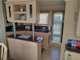 Happy Days Caravan Park - Holiday Accommodation 18243 - North Wales - 1186563 - thumbnail photo 10