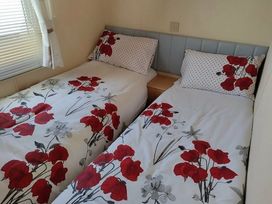 Happy Days Caravan Park - Holiday Accommodation 18243 - North Wales - 1186563 - thumbnail photo 14