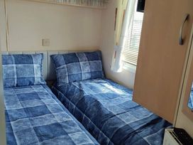 Happy Days Caravan Park - Holiday Accommodation 18243 - North Wales - 1186563 - thumbnail photo 15