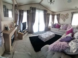 Seashore Holiday Park - Holiday Accommodation 18245 - Norfolk - 1186564 - thumbnail photo 6