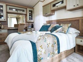 Seashore Holiday Park - Holiday Accommodation 18245 - Norfolk - 1186564 - thumbnail photo 14