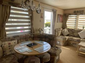 Sunnymede Caravan Park - Holiday Accommodation 18247 - Lincolnshire - 1186565 - thumbnail photo 5