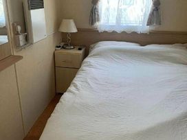 Sunnymede Caravan Park - Holiday Accommodation 18247 - Lincolnshire - 1186565 - thumbnail photo 9