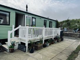 Presthaven Beach Resort - Holiday Accommodation 18249 - North Wales - 1186567 - thumbnail photo 16