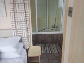 Browns Holiday Park - Holiday Accommodation 18264 - North Wales - 1186571 - thumbnail photo 14