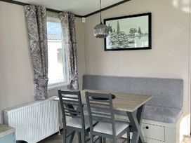 Blue Dolphin Holiday Park - Holiday Accommodation 18288 - North Yorkshire (incl. Whitby) - 1186573 - thumbnail photo 5