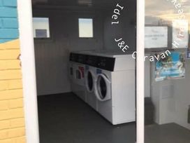 Seaview Caravan Park - Holiday Accommodation 18292 - Lincolnshire - 1186574 - thumbnail photo 10
