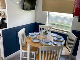 Summerlands Caravan Park - Holiday Accommodation 18335 - Lincolnshire - 1186581 - thumbnail photo 11