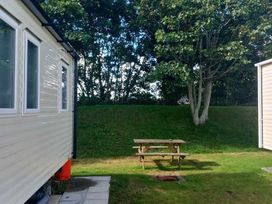 Trecco Bay - Holiday Accommodation 18338 - Somerset & Wiltshire - 1186582 - thumbnail photo 4