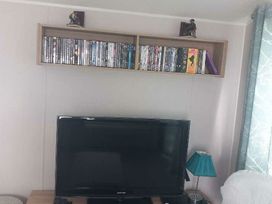 Trecco Bay - Holiday Accommodation 18338 - Somerset & Wiltshire - 1186582 - thumbnail photo 7