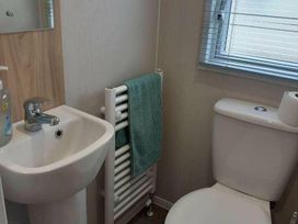 Trecco Bay - Holiday Accommodation 18338 - Somerset & Wiltshire - 1186582 - thumbnail photo 9