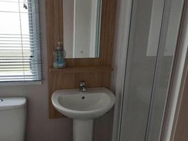 Trecco Bay - Holiday Accommodation 18338 - Somerset & Wiltshire - 1186582 - thumbnail photo 10
