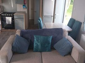 Trecco Bay - Holiday Accommodation 18338 - Somerset & Wiltshire - 1186582 - thumbnail photo 16