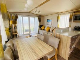 Hopton Holiday Village - Holiday Accommodation 18341 - Suffolk & Essex - 1186584 - thumbnail photo 6