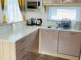 Hopton Holiday Village - Holiday Accommodation 18341 - Suffolk & Essex - 1186584 - thumbnail photo 7