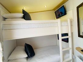Hopton Holiday Village - Holiday Accommodation 18341 - Suffolk & Essex - 1186584 - thumbnail photo 9