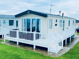 Hopton Holiday Village - Holiday Accommodation 18341 - Suffolk & Essex - 1186584 - thumbnail photo 13