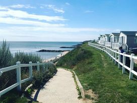 Hopton Holiday Village - Holiday Accommodation 18341 - Suffolk & Essex - 1186584 - thumbnail photo 16
