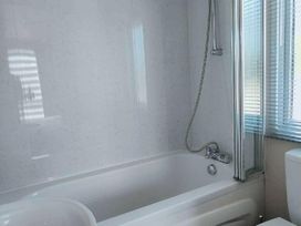 7 Lakes Country Park - Holiday Accommodation 18352 - Lincolnshire - 1186587 - thumbnail photo 6