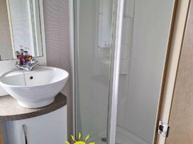 Golden Palm Resort - Holiday Accommodation 18353 - Lincolnshire - 1186588 - thumbnail photo 9