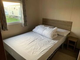 Seawick Holiday Park - Holiday Accommodation 18354 - Suffolk & Essex - 1186589 - thumbnail photo 8