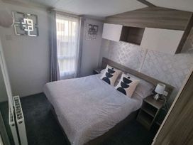 Oakfield Caravan Park - Holiday Accommodation 18362 - North Wales - 1186593 - thumbnail photo 3