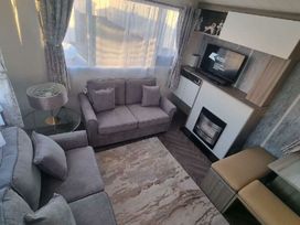 Oakfield Caravan Park - Holiday Accommodation 18362 - North Wales - 1186593 - thumbnail photo 4