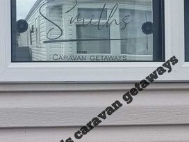 Oakfield Caravan Park - Holiday Accommodation 18362 - North Wales - 1186593 - thumbnail photo 7