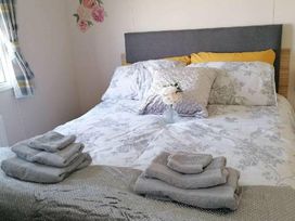 Tattershall Lakes Country Park - Holiday Accommodation 18393 - Lincolnshire - 1186600 - thumbnail photo 6