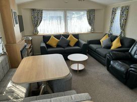 Trecco Bay - Holiday Accommodation 18402 - Somerset & Wiltshire - 1186604 - thumbnail photo 2