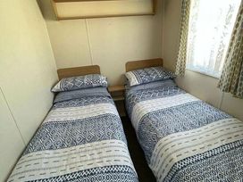 Trecco Bay - Holiday Accommodation 18402 - Somerset & Wiltshire - 1186604 - thumbnail photo 5