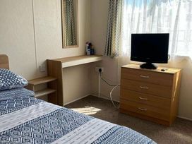Trecco Bay - Holiday Accommodation 18402 - Somerset & Wiltshire - 1186604 - thumbnail photo 6