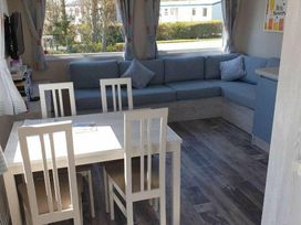 Golden Sands - Holiday Accommodation 18407 - Lincolnshire - 1186606 - thumbnail photo 2